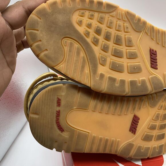 Athletic_Shoes